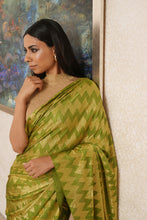 Load image into Gallery viewer, Chevron Design Green and Gold Pleated Saree