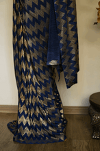 Load image into Gallery viewer, Chevron Sapphire and Gold Pleated Saree