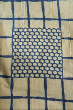 Load image into Gallery viewer, Stripes and Waves Cotton Saree