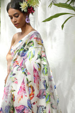 Load image into Gallery viewer, Guldasta Floral Linen Saree
