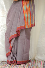 Load image into Gallery viewer, Ustukhudusa Kerala Kasavu Saree