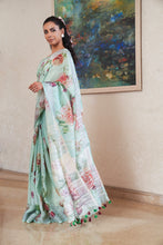 Load image into Gallery viewer, Beadwork Floral Linen Saree
