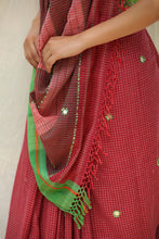 Load image into Gallery viewer, Makura Patteda Anchu Saree
