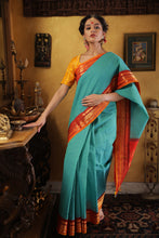 Load image into Gallery viewer, Elãna Gadwal Saree
