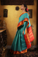 Load image into Gallery viewer, Elãna Gadwal Saree
